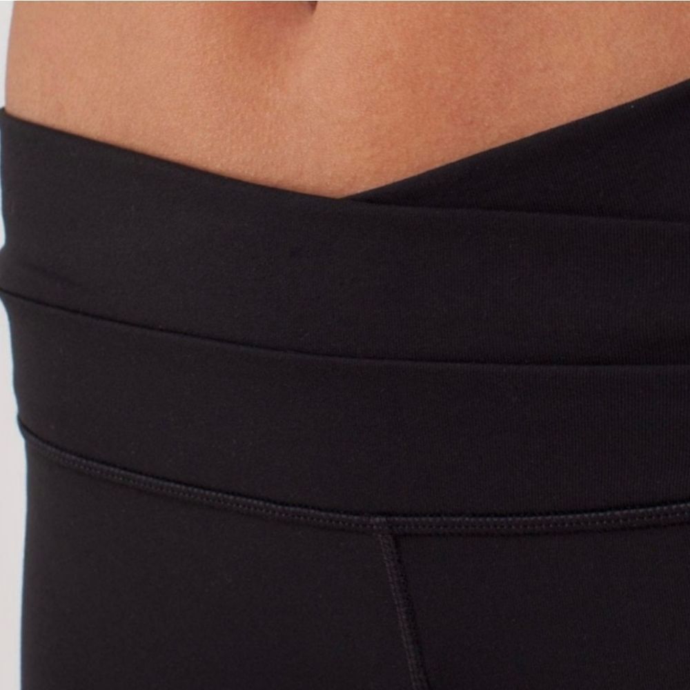 Lululemon Athletica Black Cropped Pants (6)